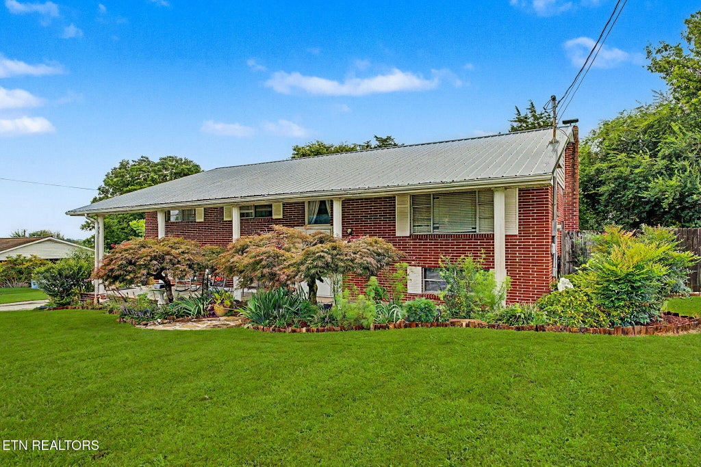 Photo of 2737 Conrad Drive, Morristown, TN 37814 (MLS # 1351857)