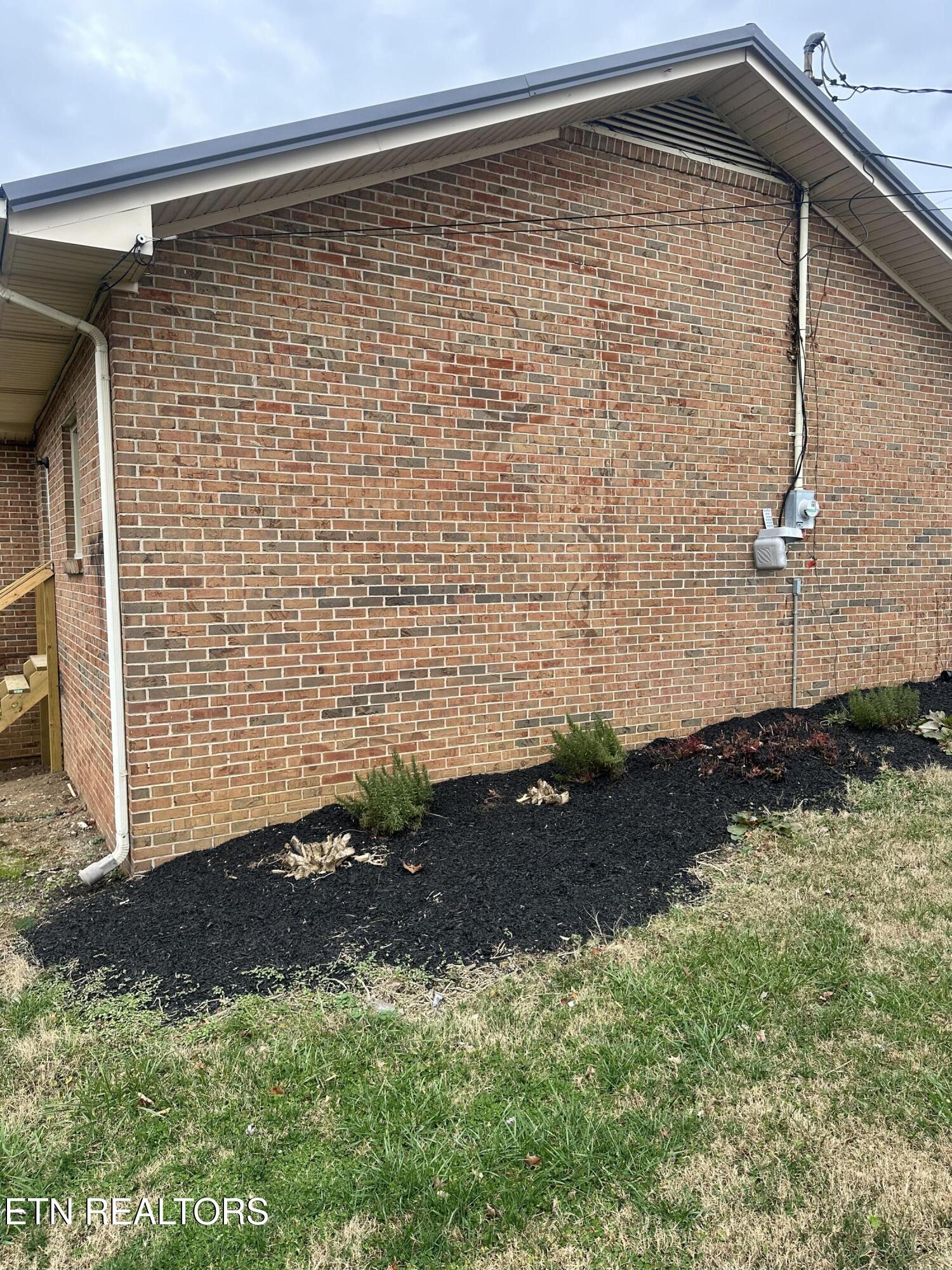 119 Colonial