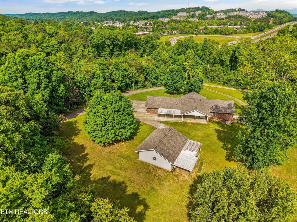 Photo of 1210 Pellissippi Pkwy, Knoxville, TN 37932 (MLS # 1340077)