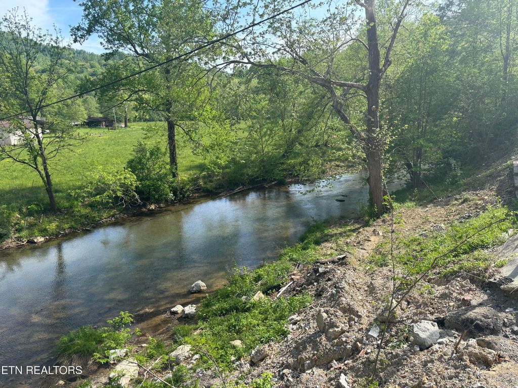 Photo of 1023 Stinking Creek Rd Rd, LaFollette, TN 37766 (MLS # 1341076)