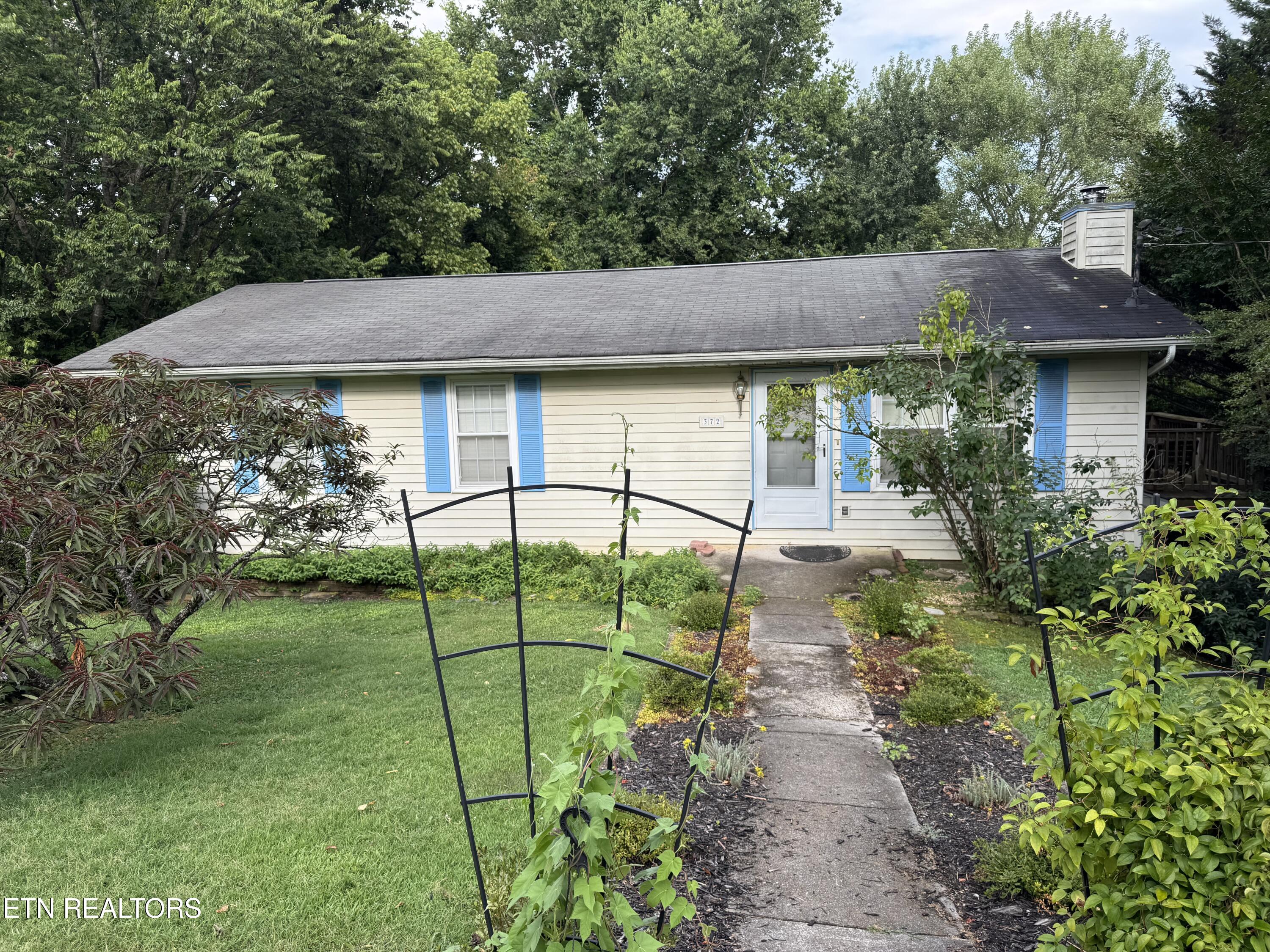 372 Walnut Valley Rd