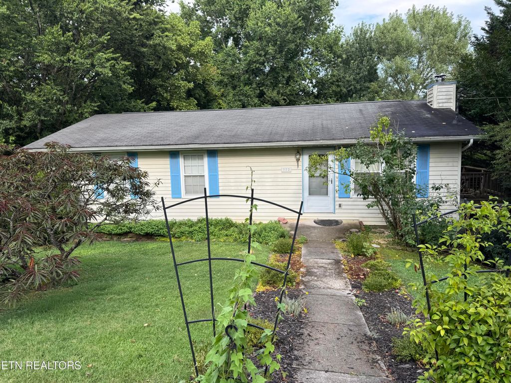 Photo of 372 Walnut Valley Rd, Clinton, TN 37716 (MLS # 1307789)