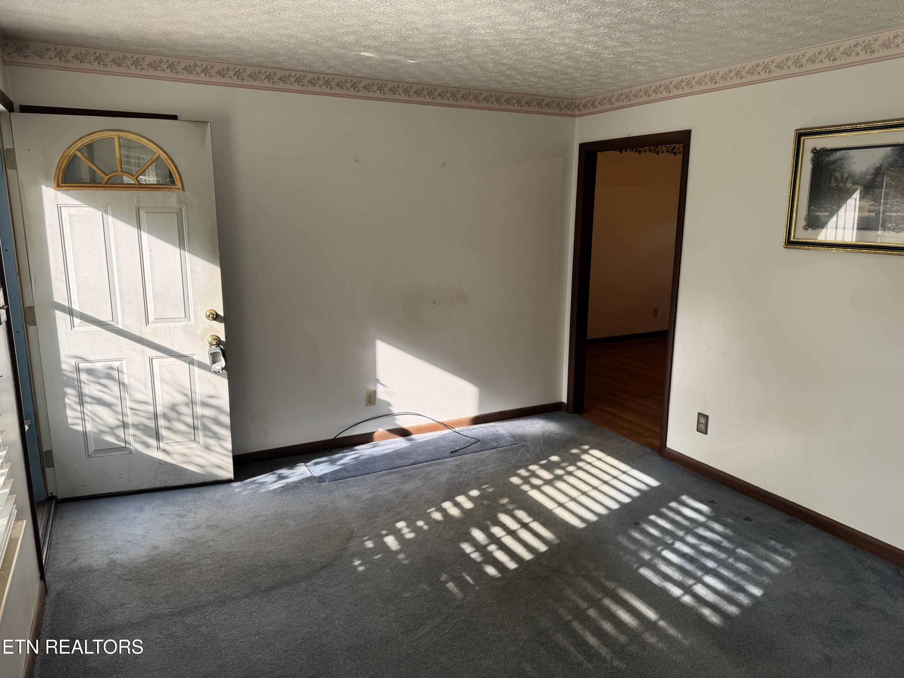 372 Walnut Valley Rd