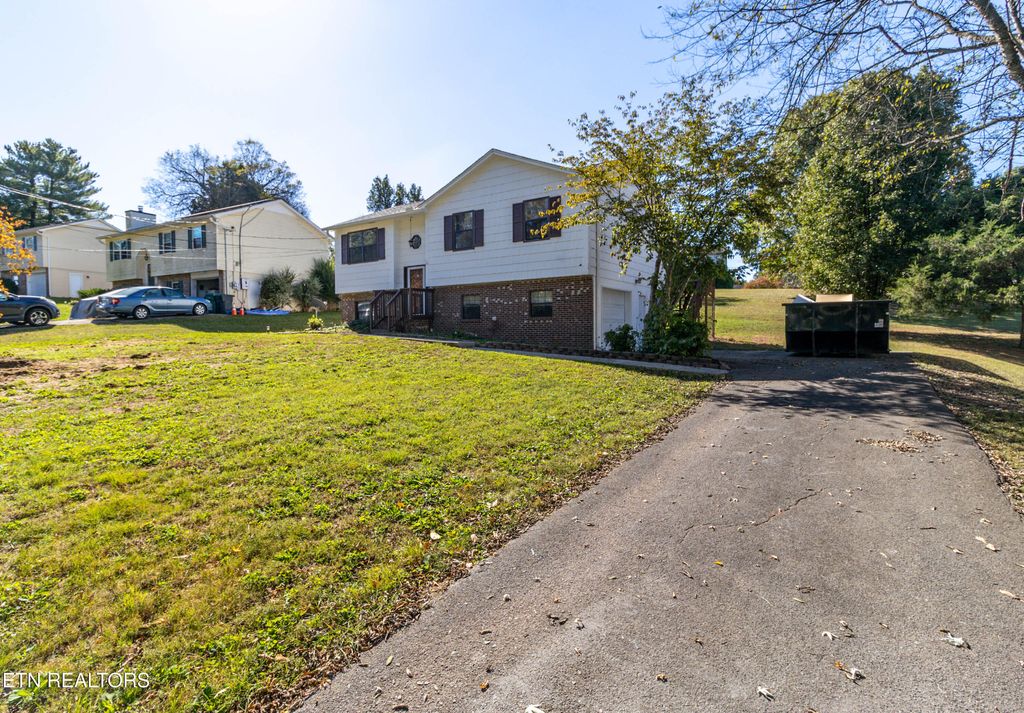 Photo of 1817 Sedgewick Drive, Knoxville, TN 37922 (MLS # 1320742)