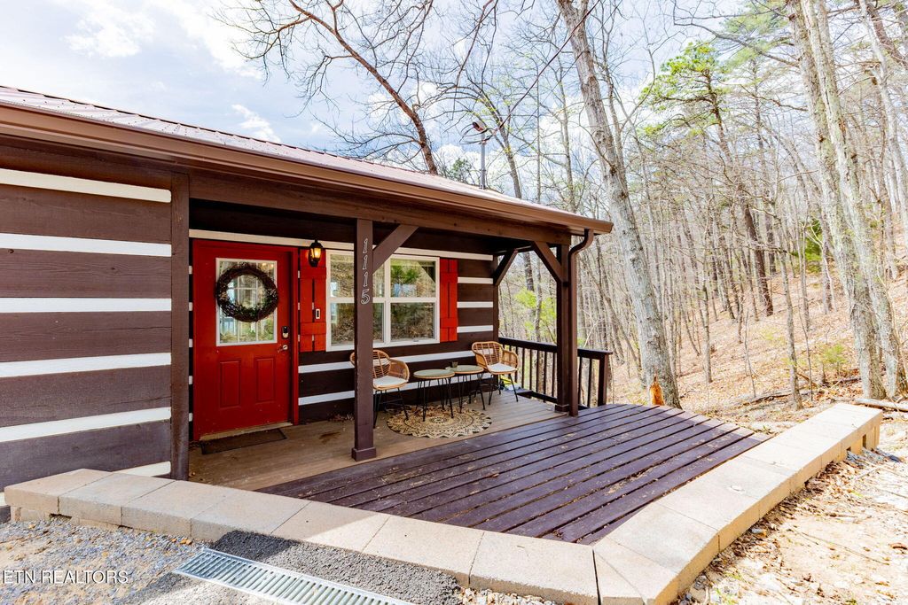 Photo of 1115 Red Maple Lane, Sevierville, TN 37876 (MLS # 1336520)