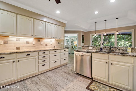 Tiny photo for 10 Creigmont Court, Crossville, TN 38558 (MLS # 1356165)