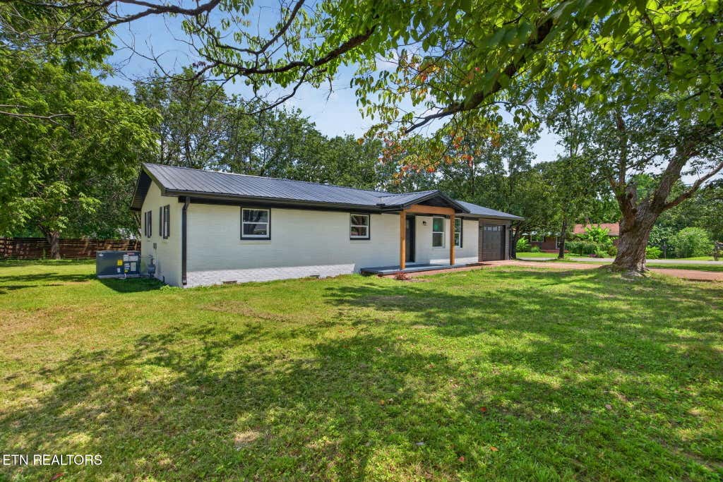 Photo of 761 Iris St, Cookeville, TN 38501 (MLS # 1350368)