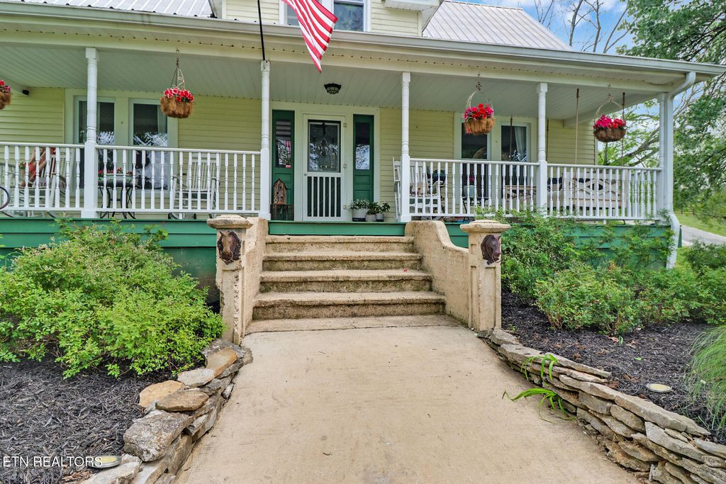 Photo of 9988 Upper East Valley Rd, Pikeville, TN 37367 (MLS # 1337900)