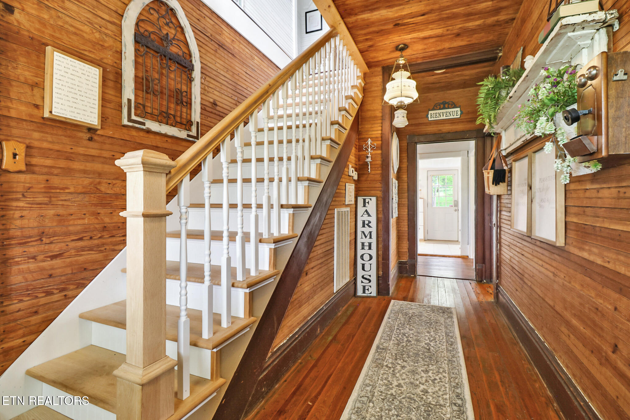 9988 Upper East Valley Rd