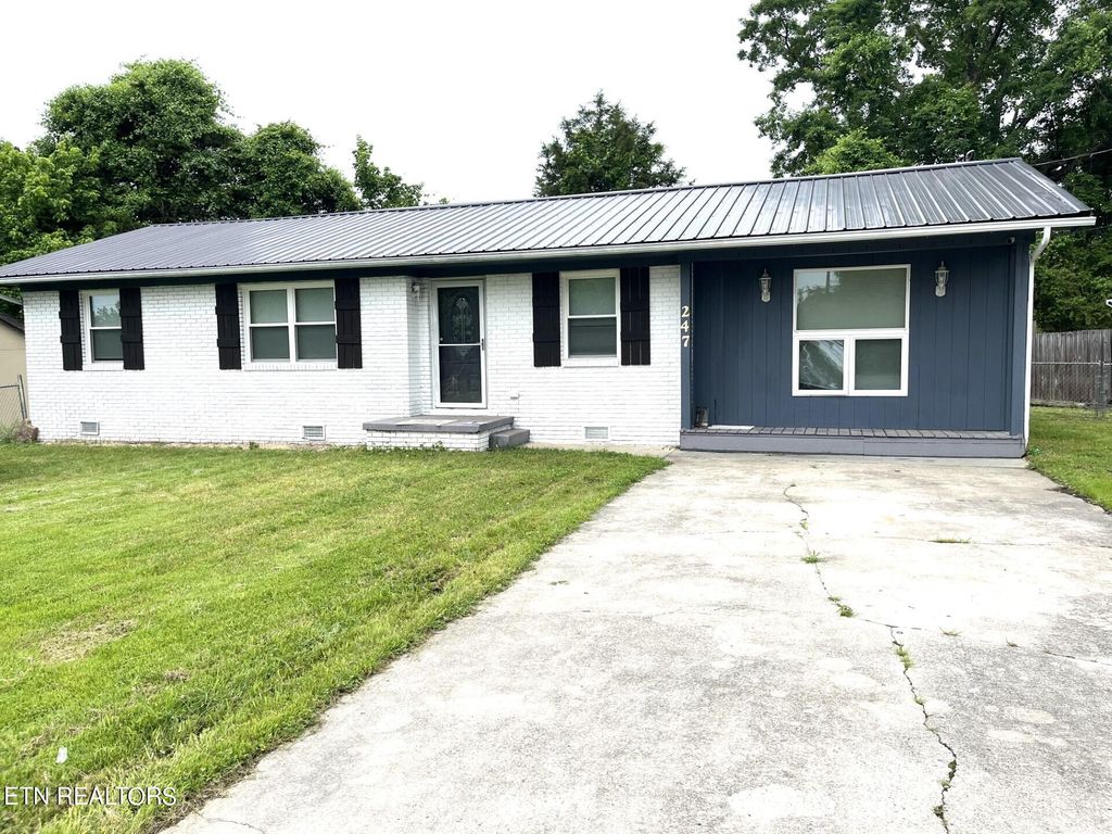 Photo of 247 Dellwood Drive, Oliver Springs, TN 37840 (MLS # 1264450)