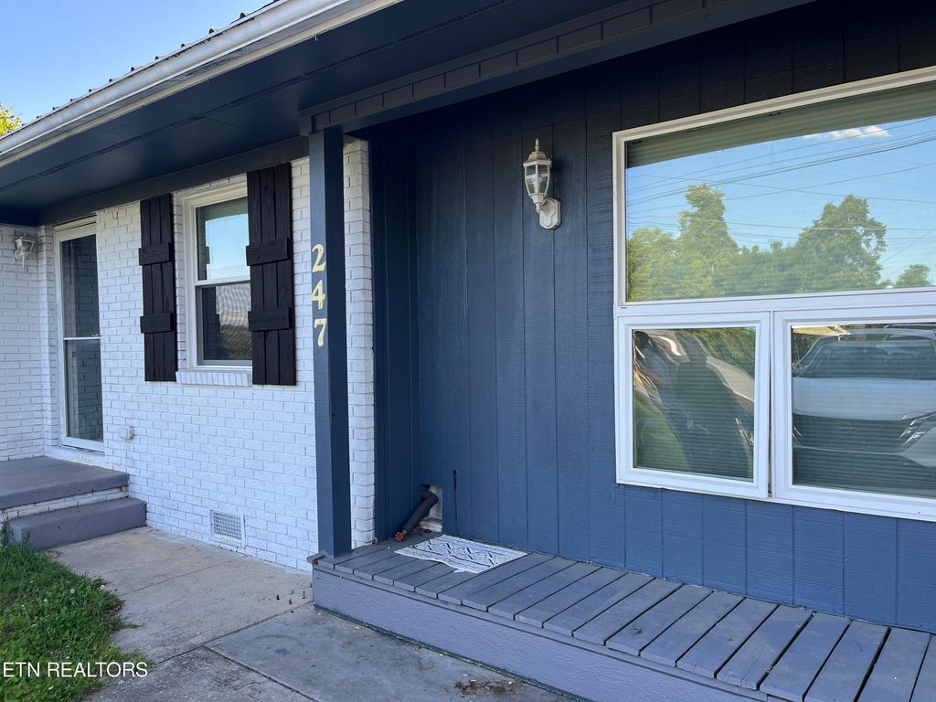 Photo of 247 Dellwood Drive, Oliver Springs, TN 37840 (MLS # 1264450)