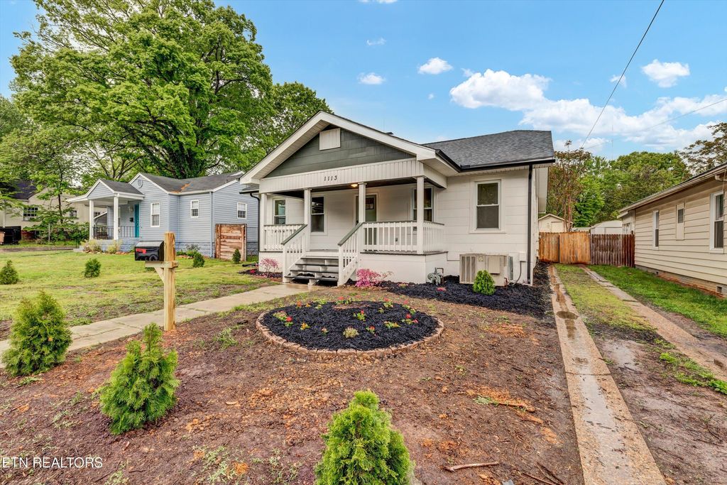 Photo of 1113 NE Melbourne Ave, Knoxville, TN 37917 (MLS # 1328670)