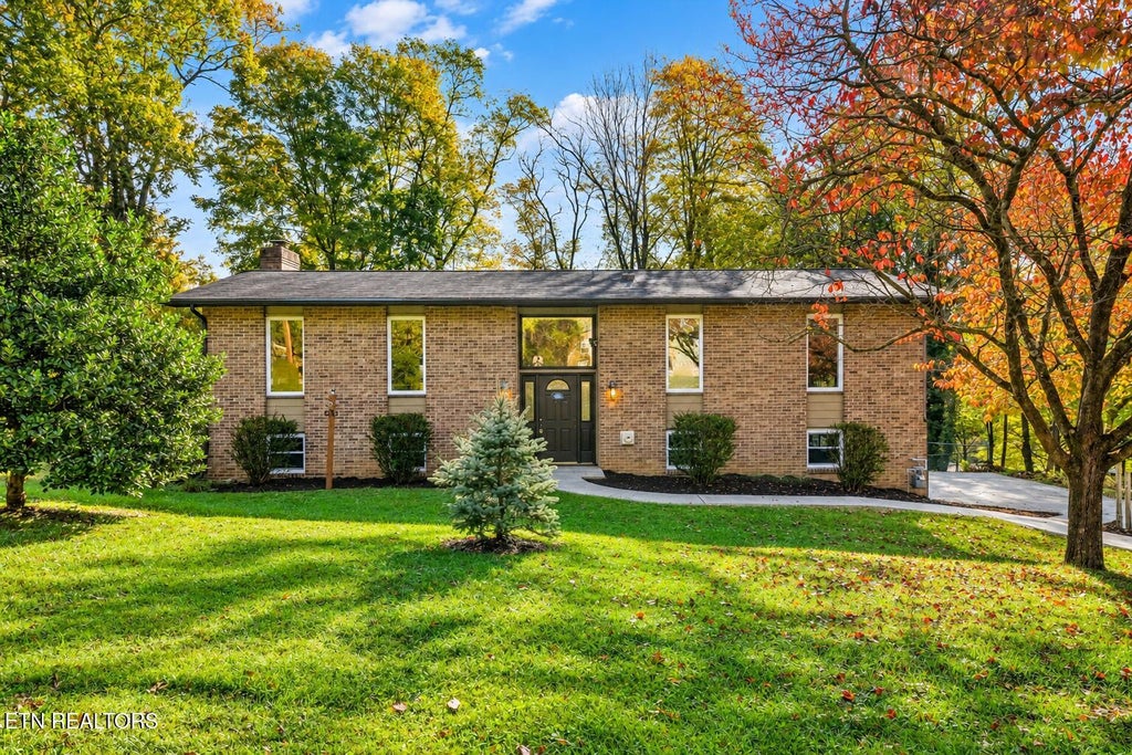 Photo of 104 Newport Drive, Oak Ridge, TN 37830 (MLS # 1359477)