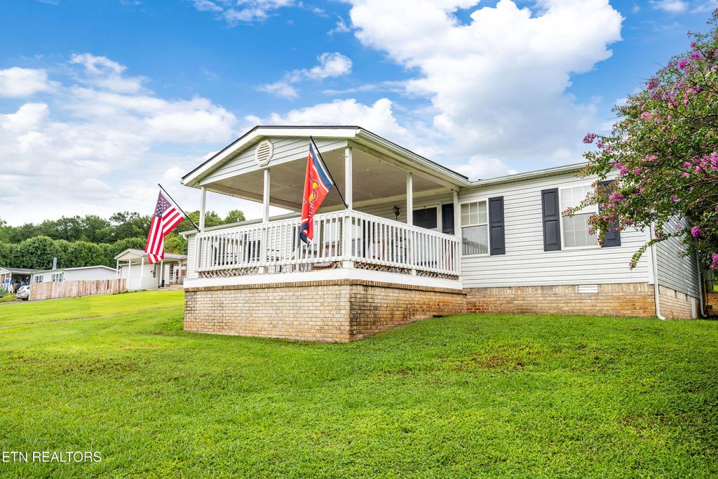 Photo of 957 Cloyds Church Rd, Greenback, TN 37742 (MLS # 1312163)