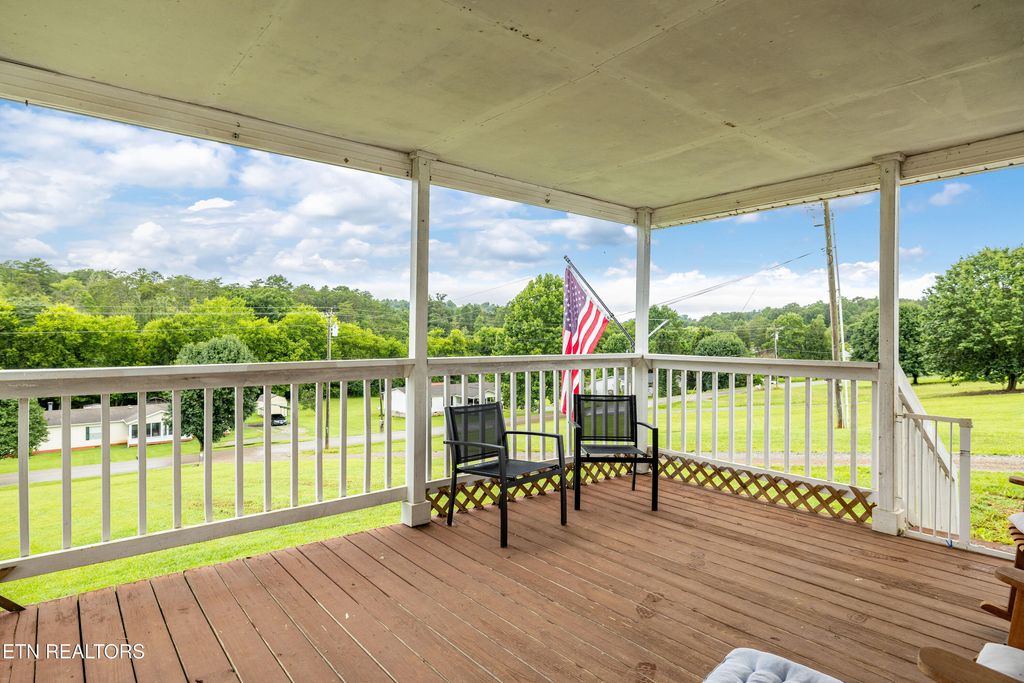 Photo of 957 Cloyds Church Rd, Greenback, TN 37742 (MLS # 1312163)