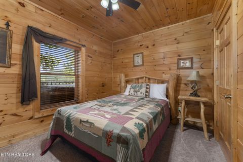 Tiny photo for 1012 Black Bear Cub Way, Sevierville, TN 37862 (MLS # 1298636)