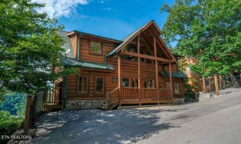 1012 Black Bear Cub Way Sevierville TN 37862
