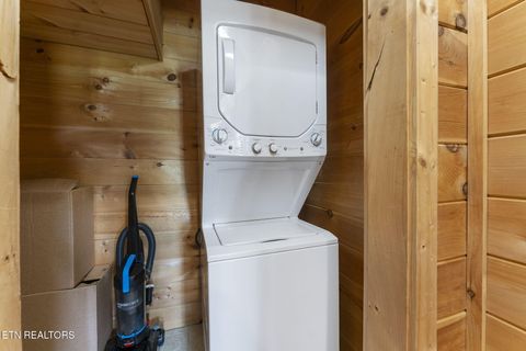 Tiny photo for 1012 Black Bear Cub Way, Sevierville, TN 37862 (MLS # 1298636)