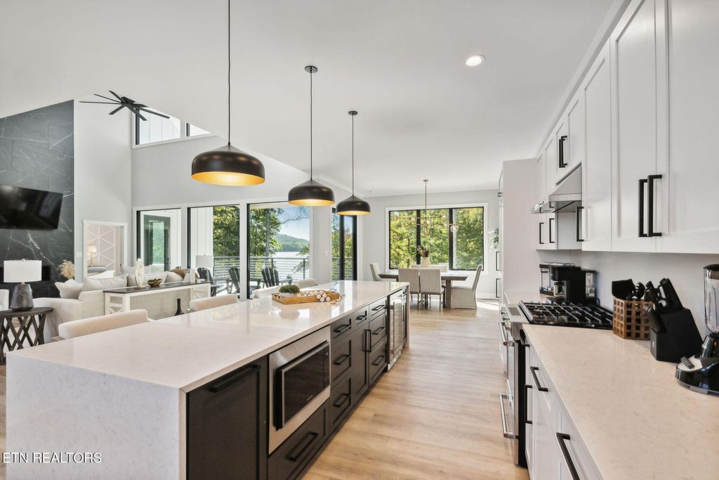 Photo of 210 Mainsail Rd, Kingston, TN 37763 (MLS # 1293519)