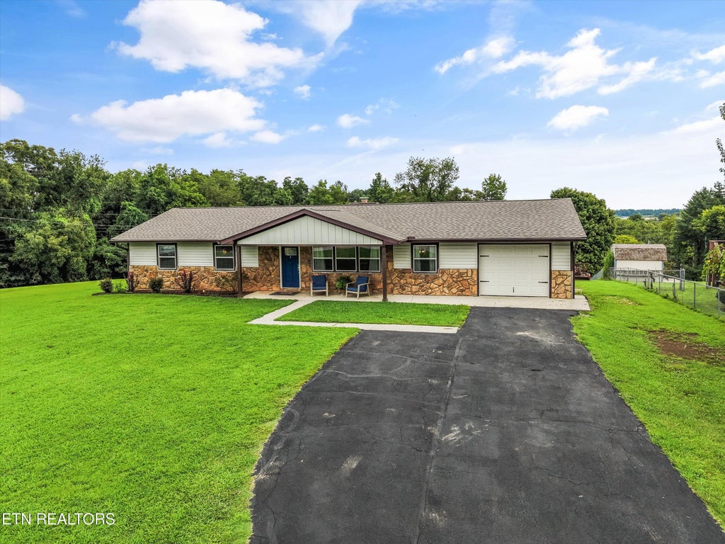 Photo of 250 Trades Drive, Lenoir City, TN 37771 (MLS # 1352828)