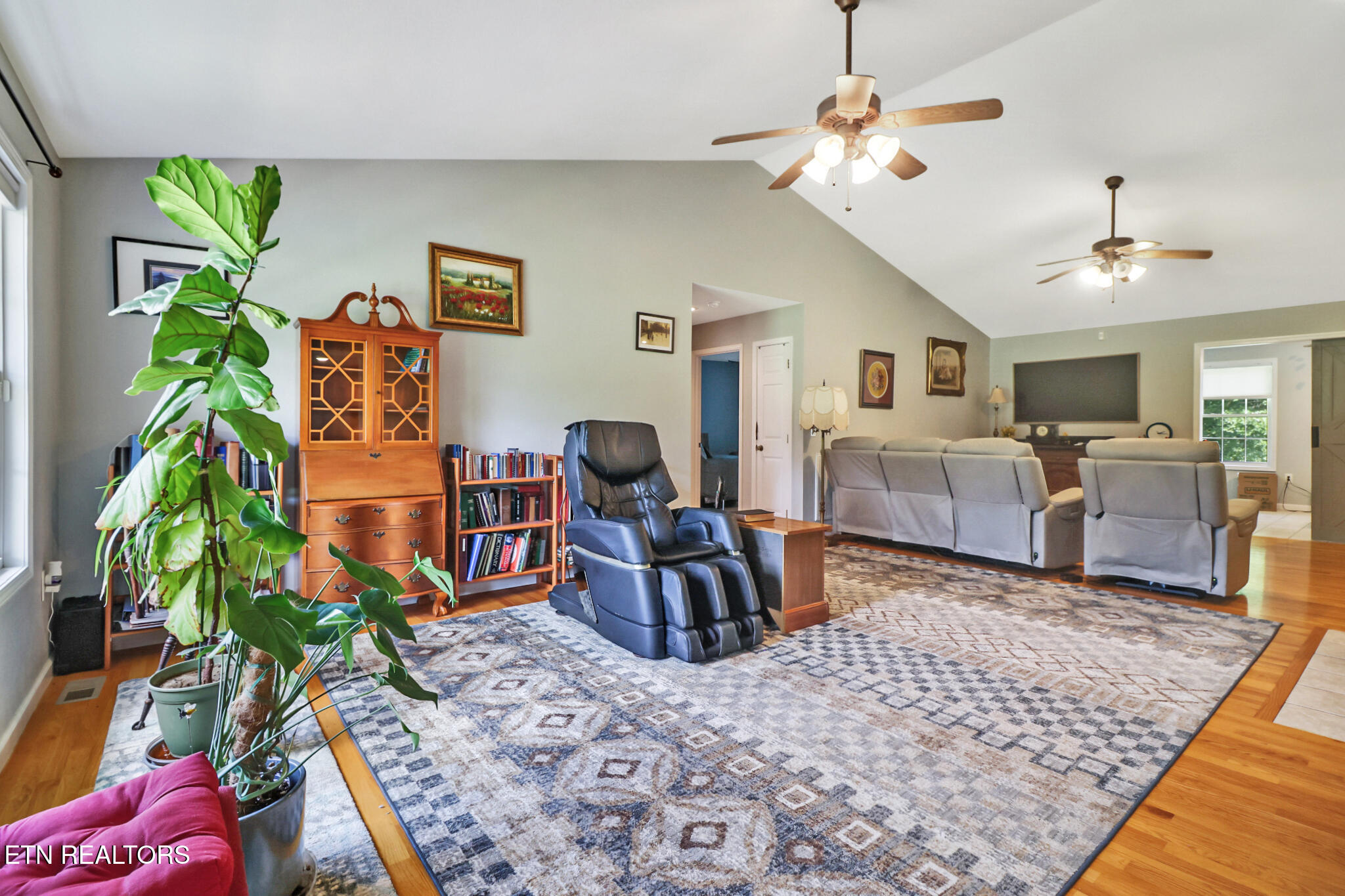 203 Locksley Circle