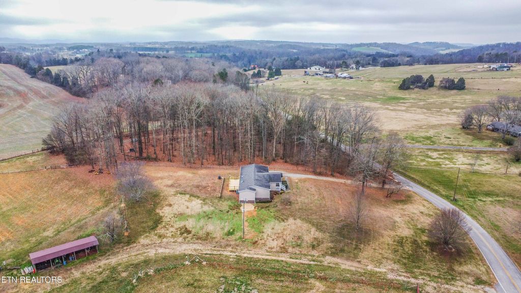 Photo of 18200 Sunnyside Rd, Philadelphia, TN 37846 (MLS # 1325770)