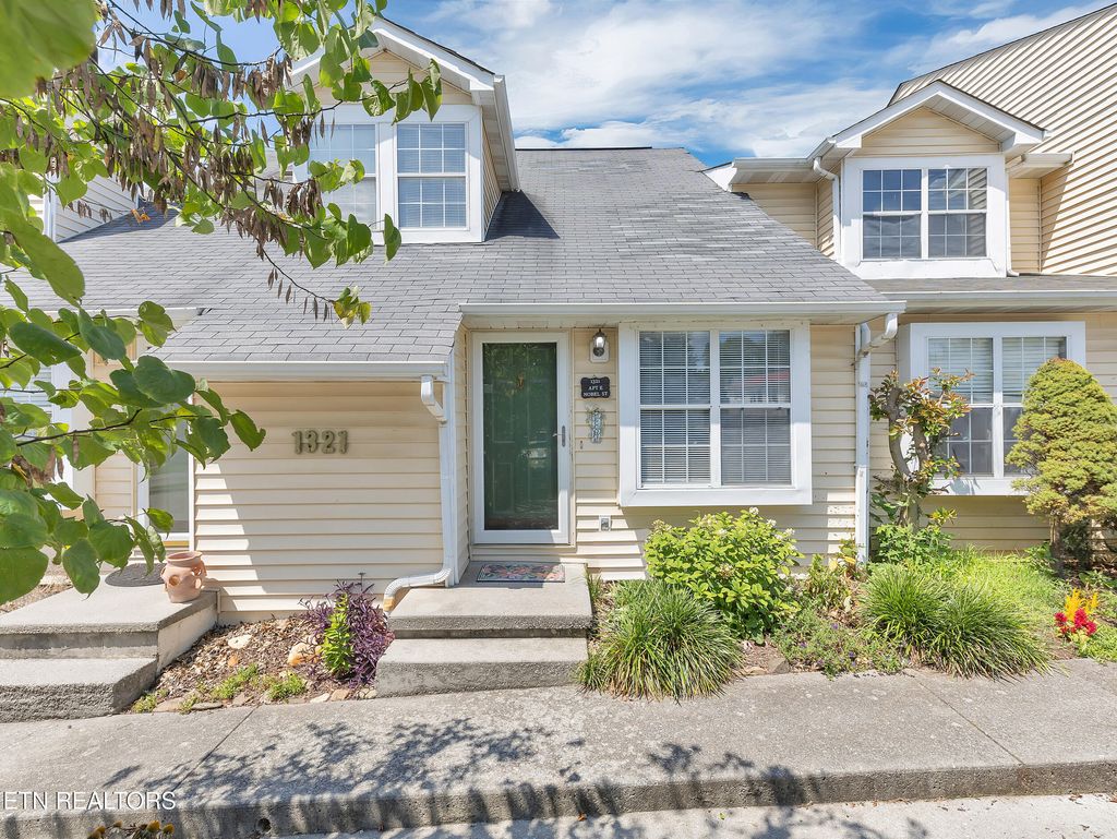 Photo of 1321 Nobel St #E, Alcoa, TN 37701 (MLS # 1310551)