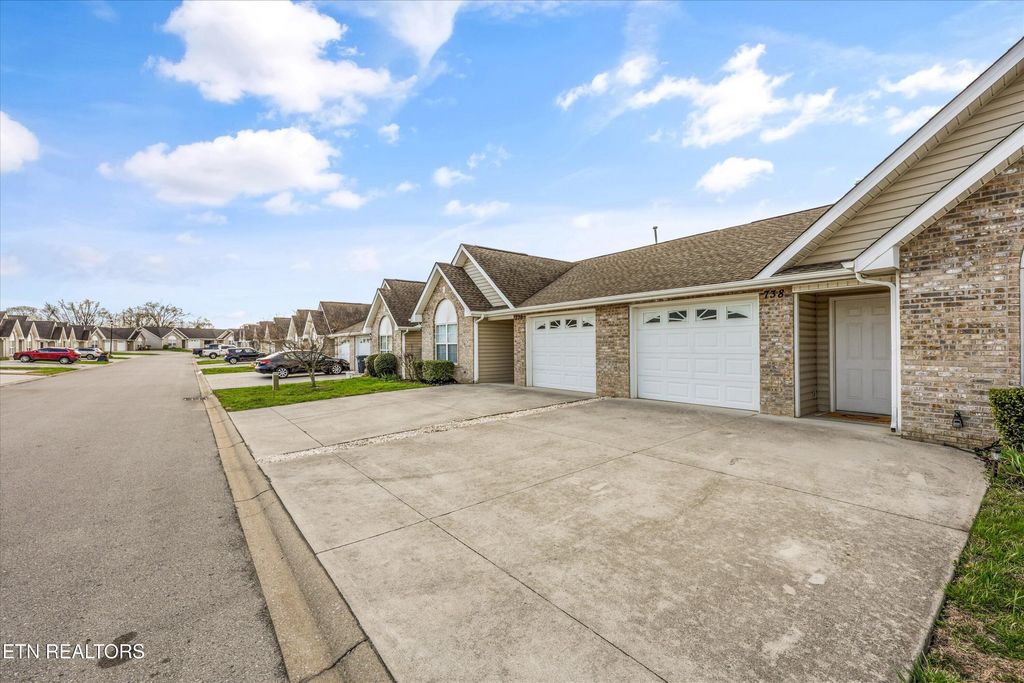 Photo of 738 High Point Way #59, Knoxville, TN 37912 (MLS # 1331377)