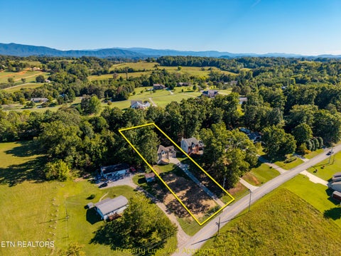 Tiny photo for 5540 Nine Mile Rd, Maryville, TN 37801 (MLS # 1357306)