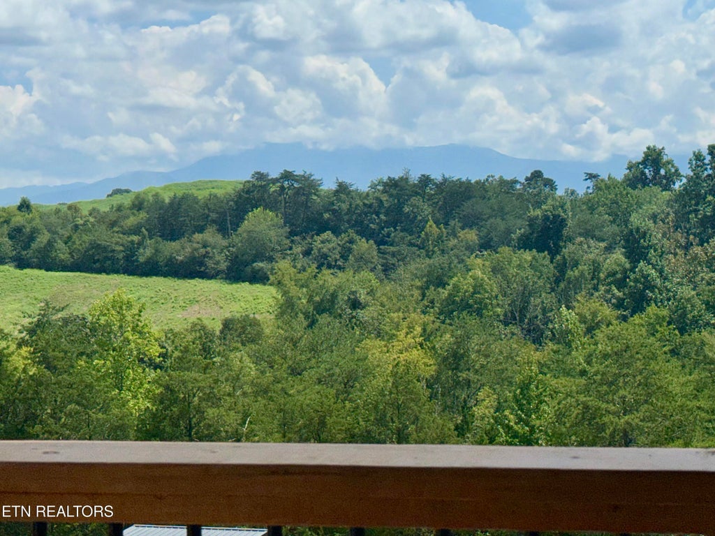 Photo of 1587 Rainbow Ridge Way, Sevierville, TN 37862 (MLS # 1354049)