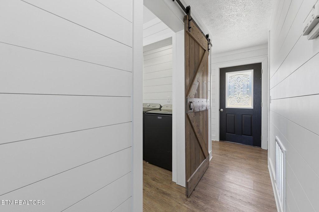 Photo of 127 Pheasant Rd, Clinton, TN 37716 (MLS # 1329412)