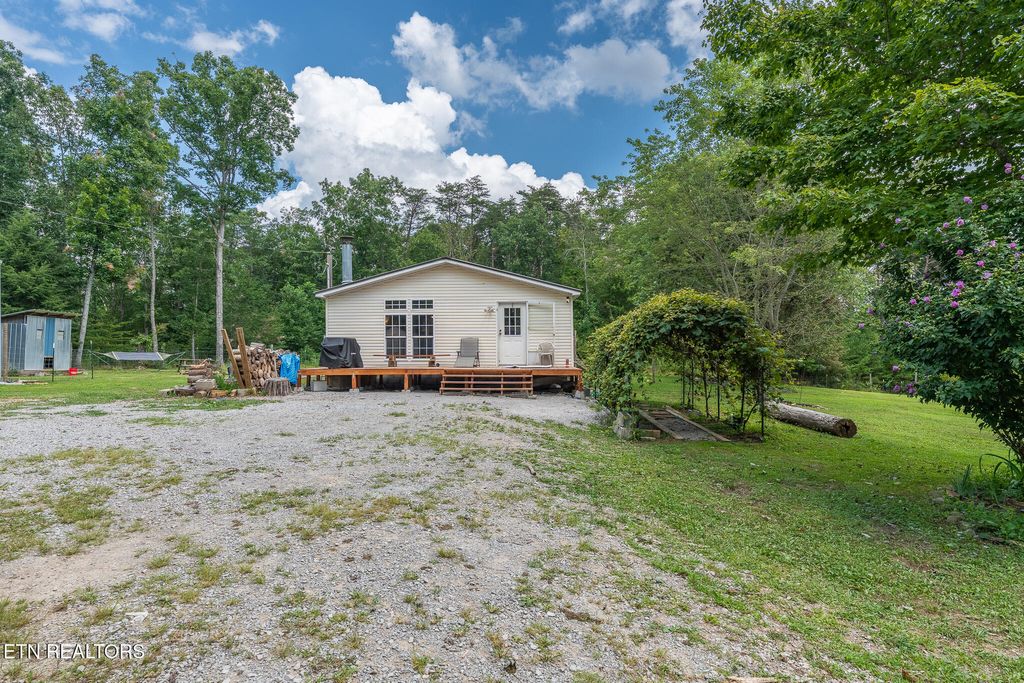 Photo of 443 Mohawk Drive, Crossville, TN 38572 (MLS # 1311926)