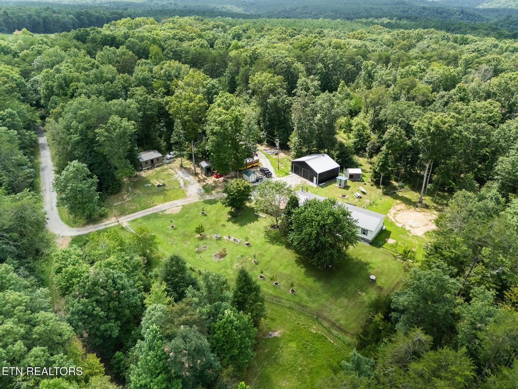 Photo of 443 Mohawk Drive, Crossville, TN 38572 (MLS # 1311926)