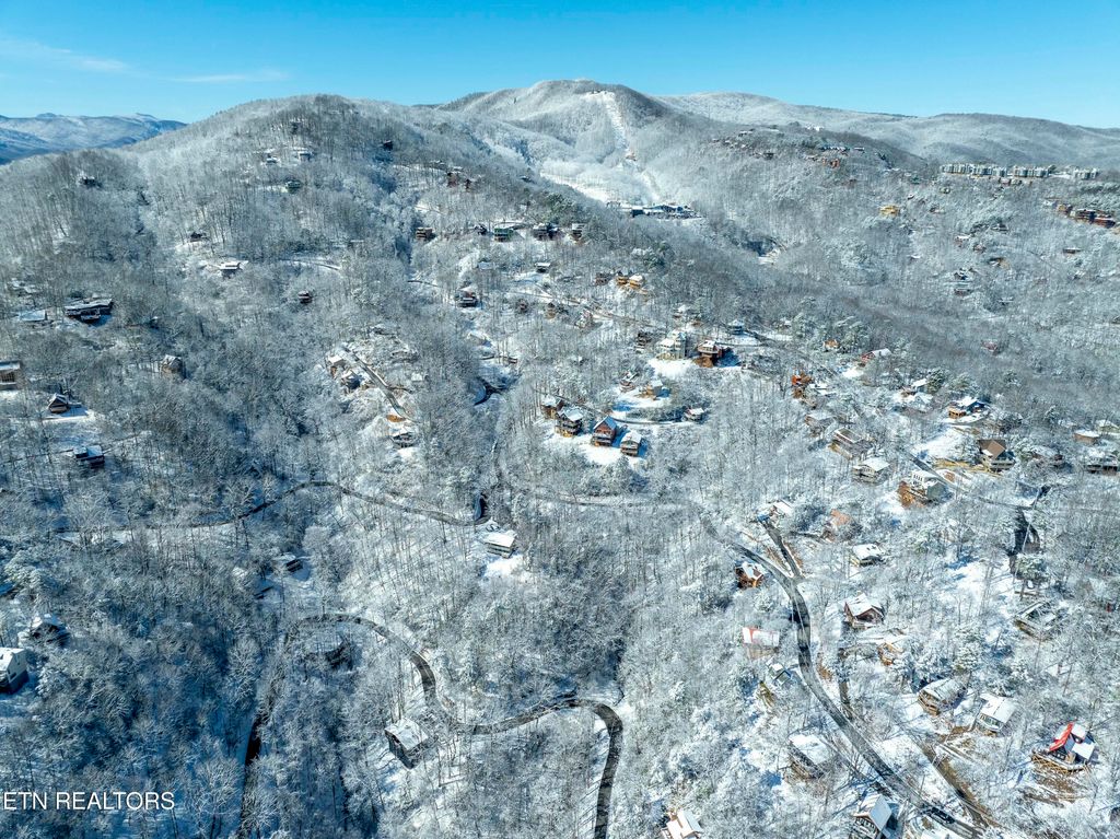 Photo of 3 Zurich Rd, Gatlinburg, TN 37738 (MLS # 1290882)