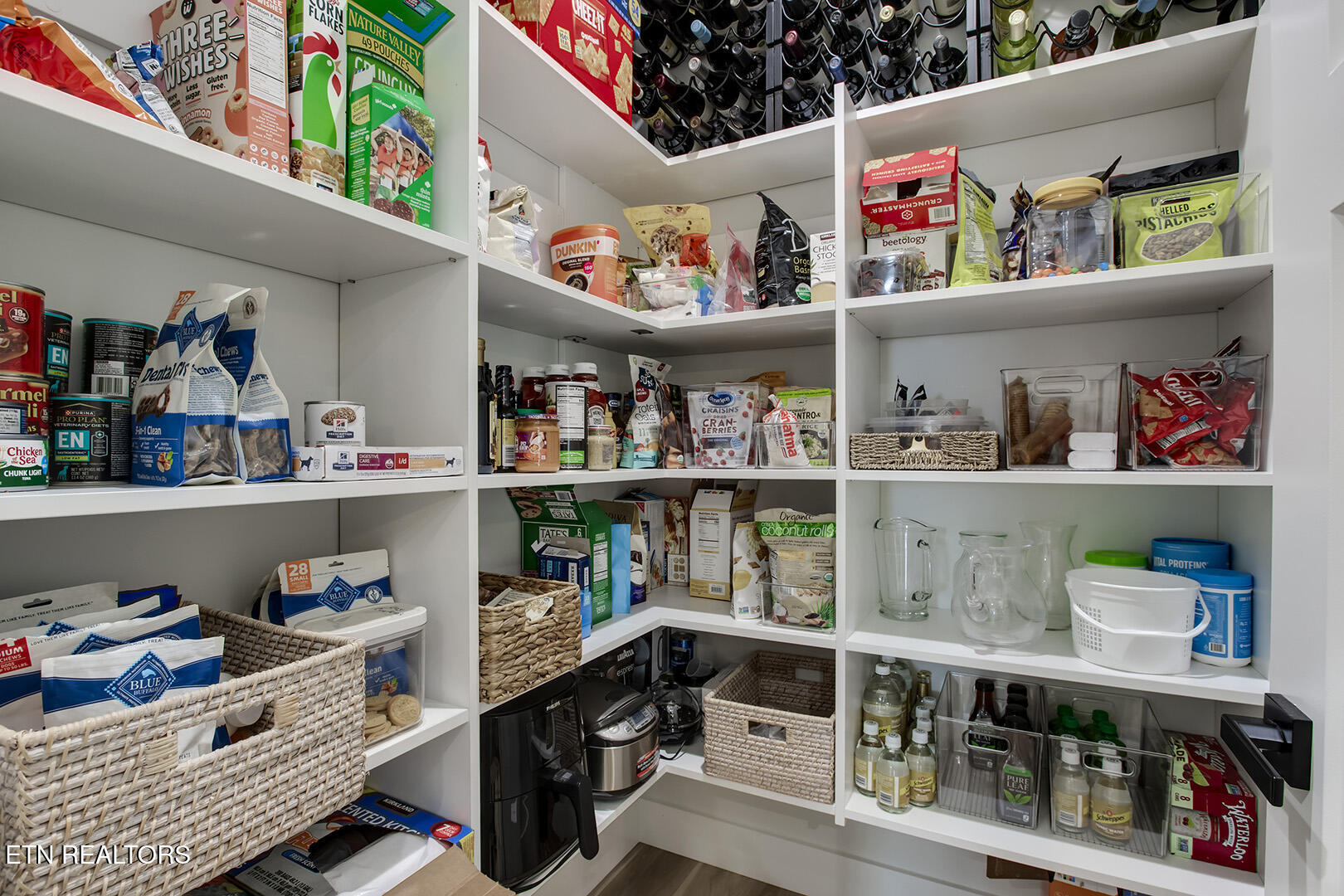 Loudon, Tennessee 37774, United States, 4 Bedrooms Bedrooms, ,4 BathroomsBathrooms,Residential,Active,184438