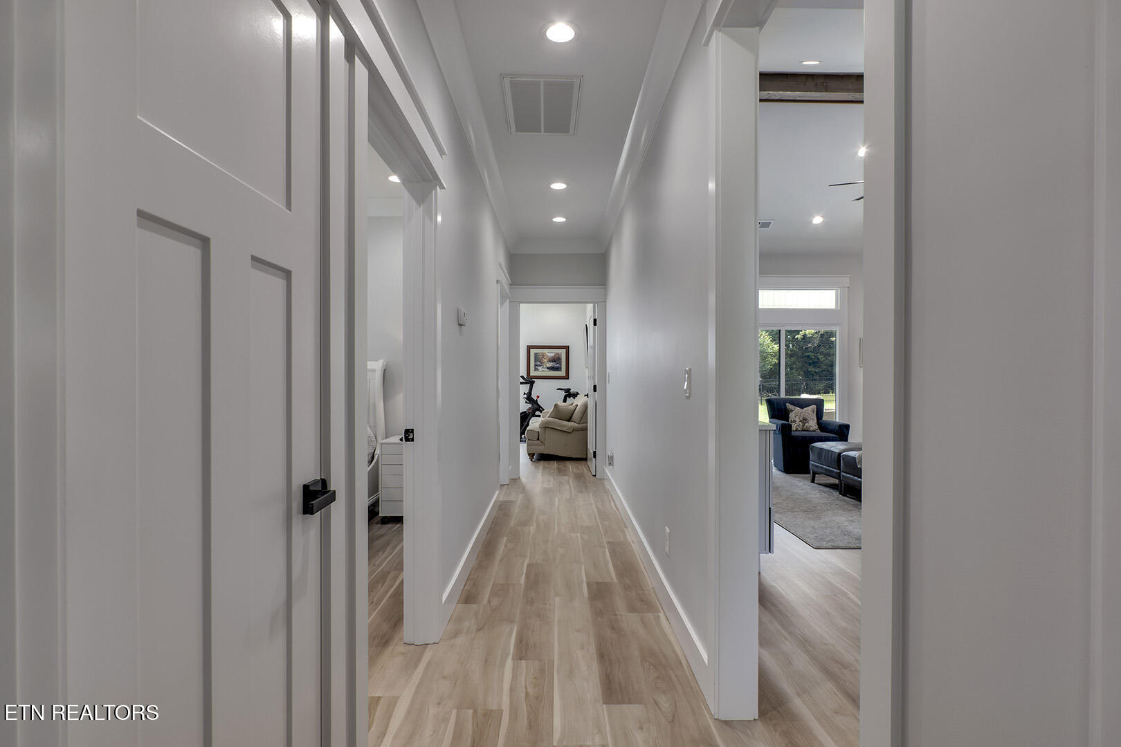 Loudon, Tennessee 37774, United States, 4 Bedrooms Bedrooms, ,4 BathroomsBathrooms,Residential,Active,184438