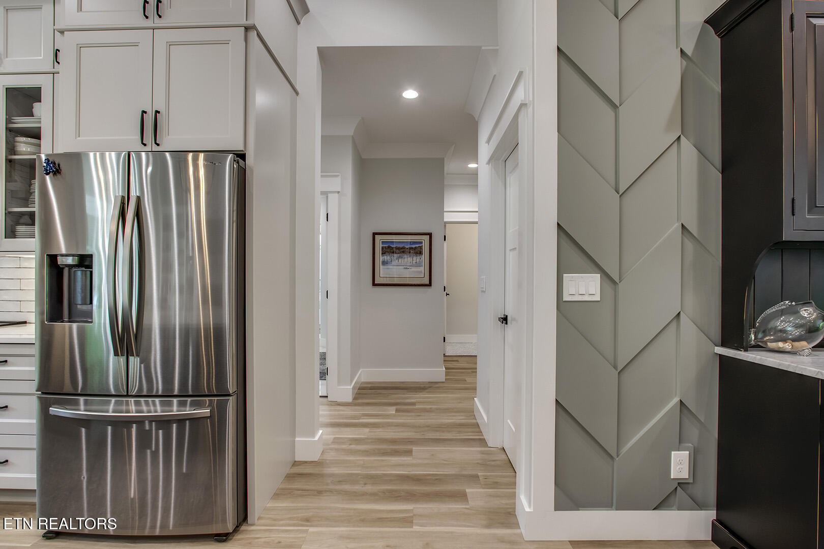 Loudon, Tennessee 37774, United States, 4 Bedrooms Bedrooms, ,4 BathroomsBathrooms,Residential,Active,184438