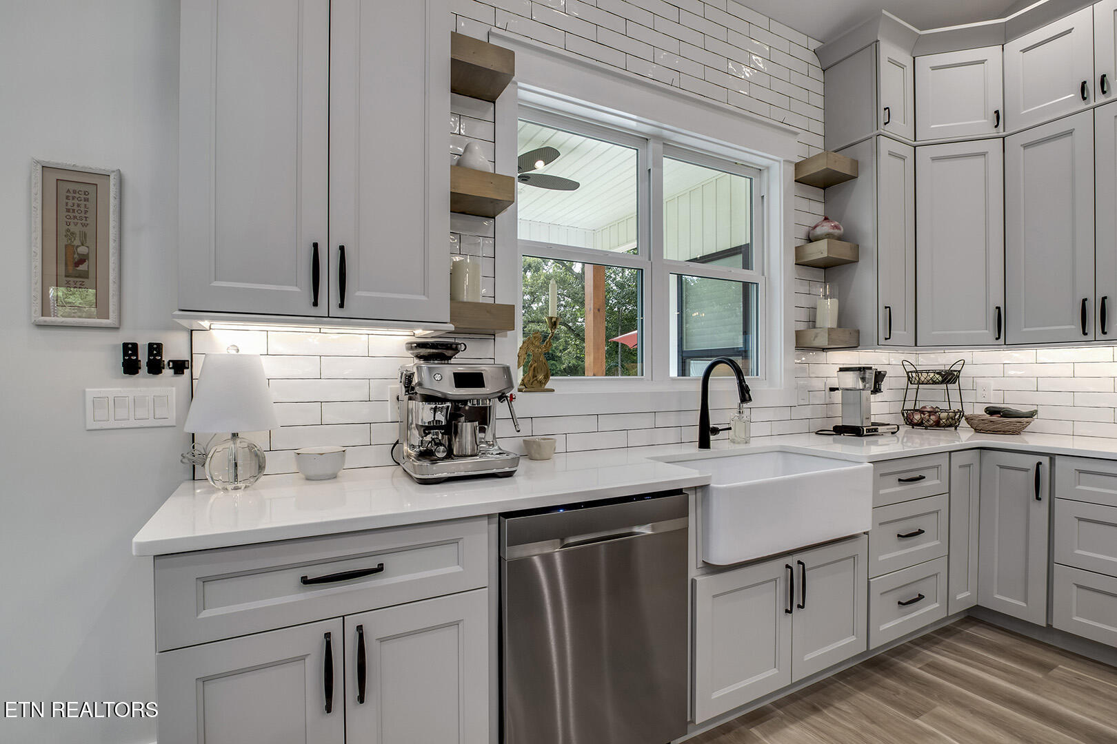 Loudon, Tennessee 37774, United States, 4 Bedrooms Bedrooms, ,4 BathroomsBathrooms,Residential,Active,184438