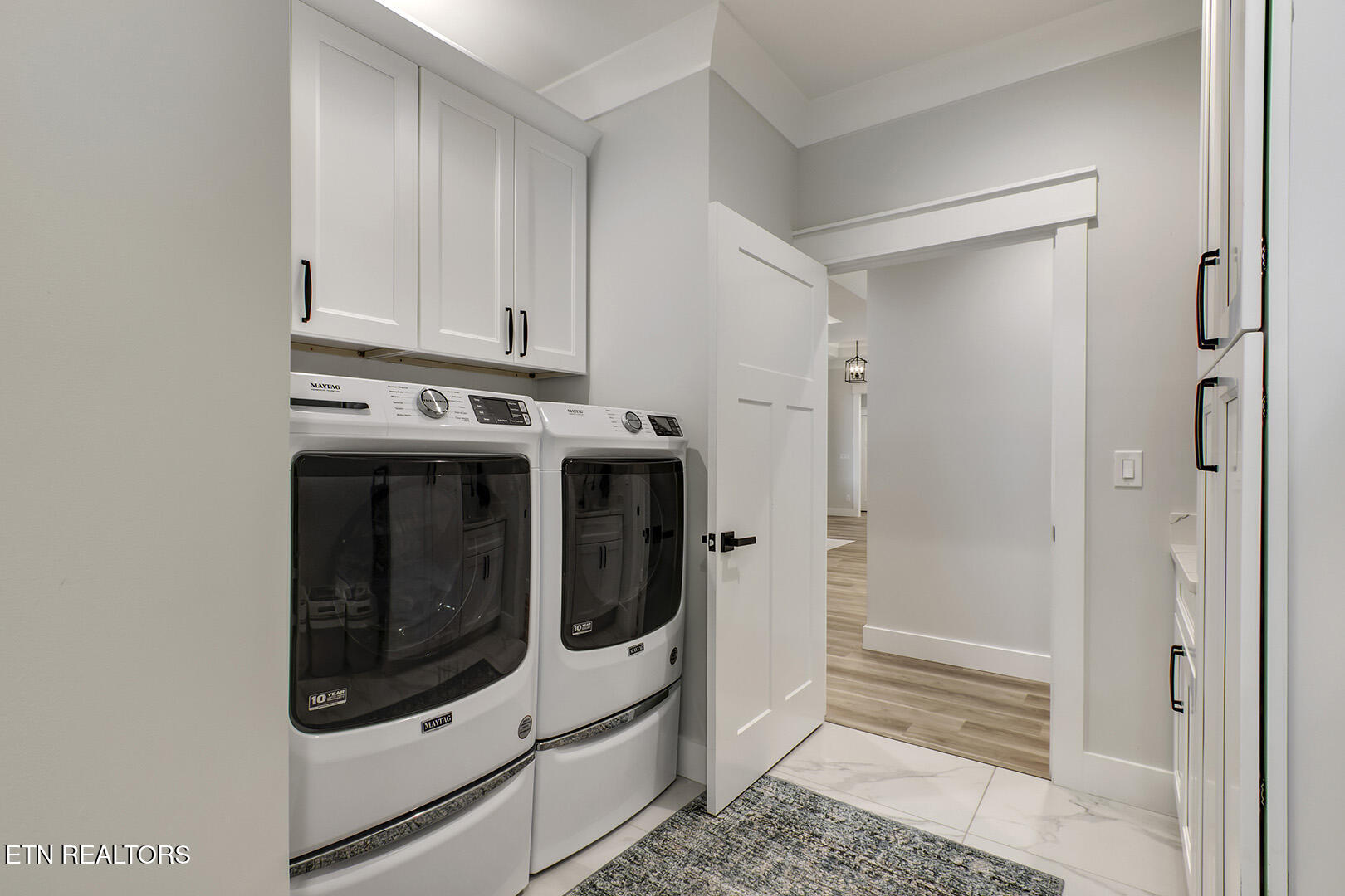 Loudon, Tennessee 37774, United States, 4 Bedrooms Bedrooms, ,4 BathroomsBathrooms,Residential,Active,184438