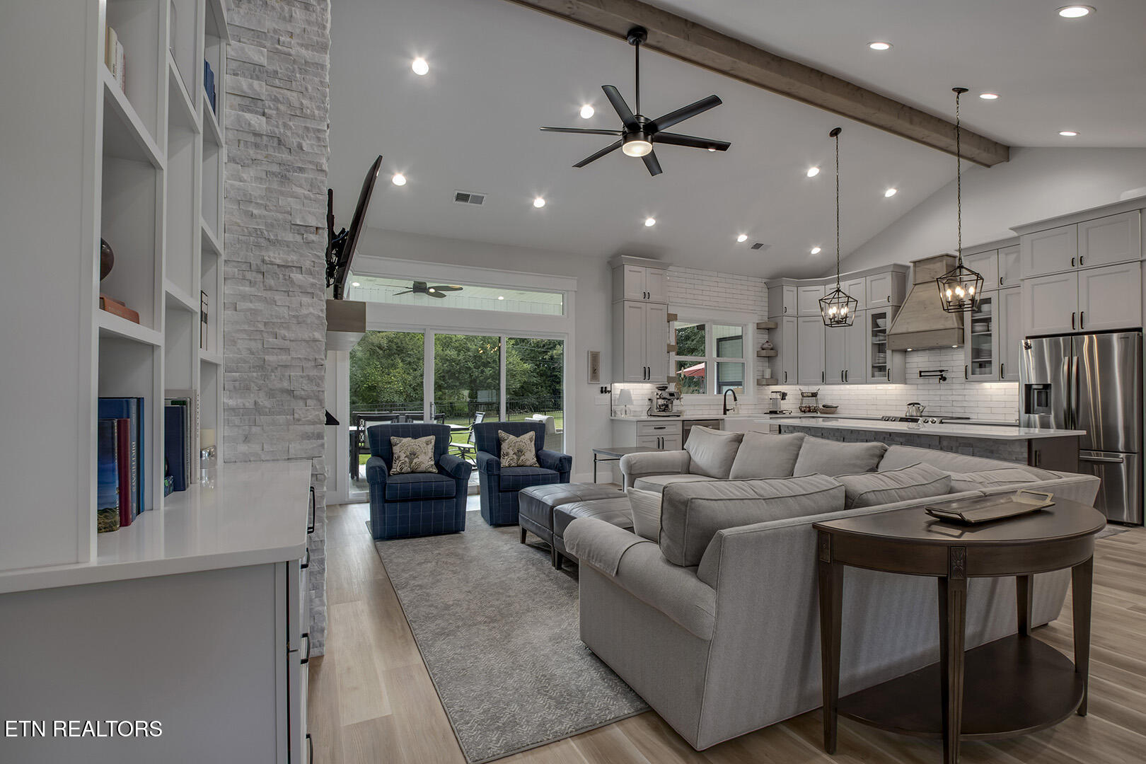 Loudon, Tennessee 37774, United States, 4 Bedrooms Bedrooms, ,4 BathroomsBathrooms,Residential,Active,184438