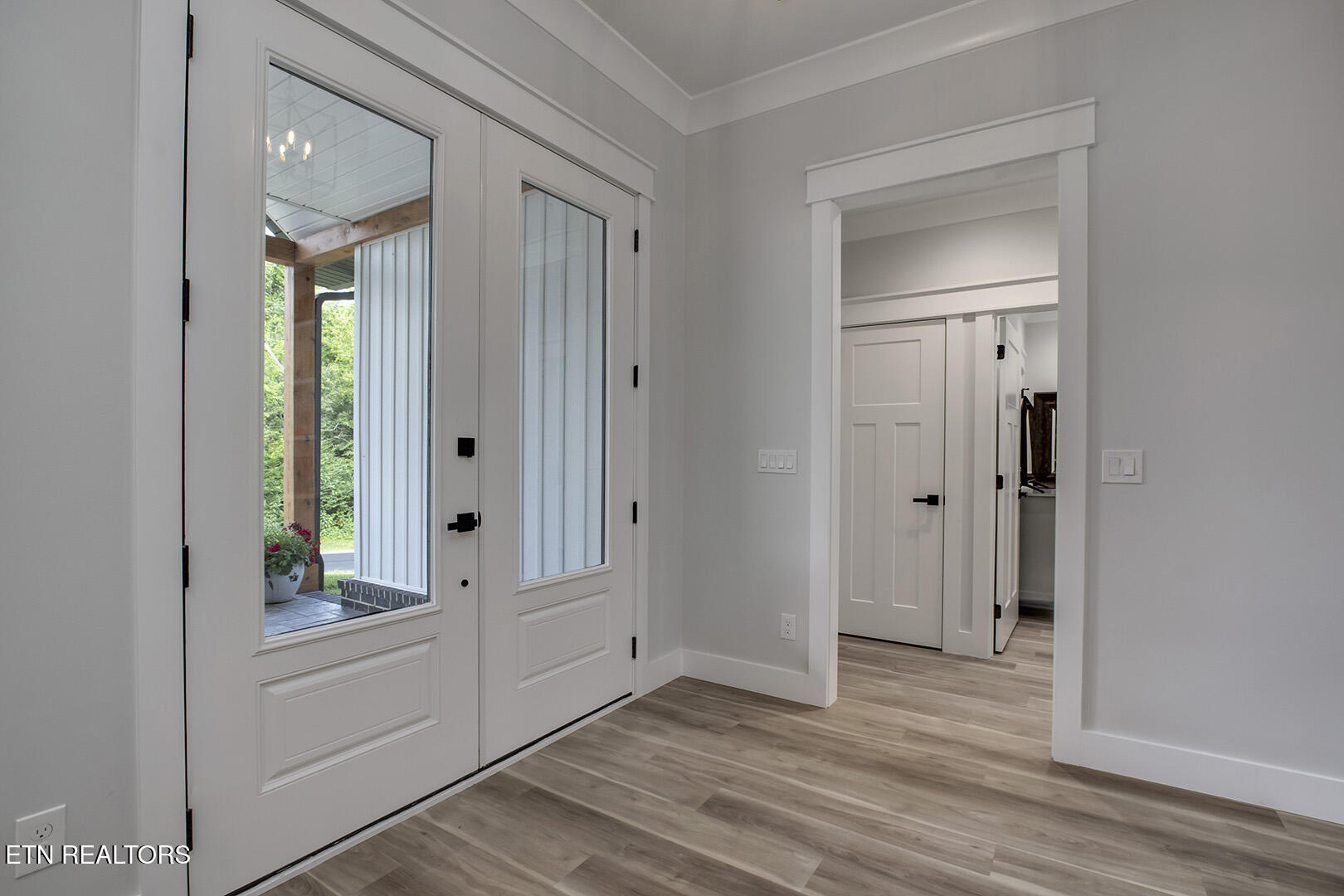 Loudon, Tennessee 37774, United States, 4 Bedrooms Bedrooms, ,4 BathroomsBathrooms,Residential,Active,184438