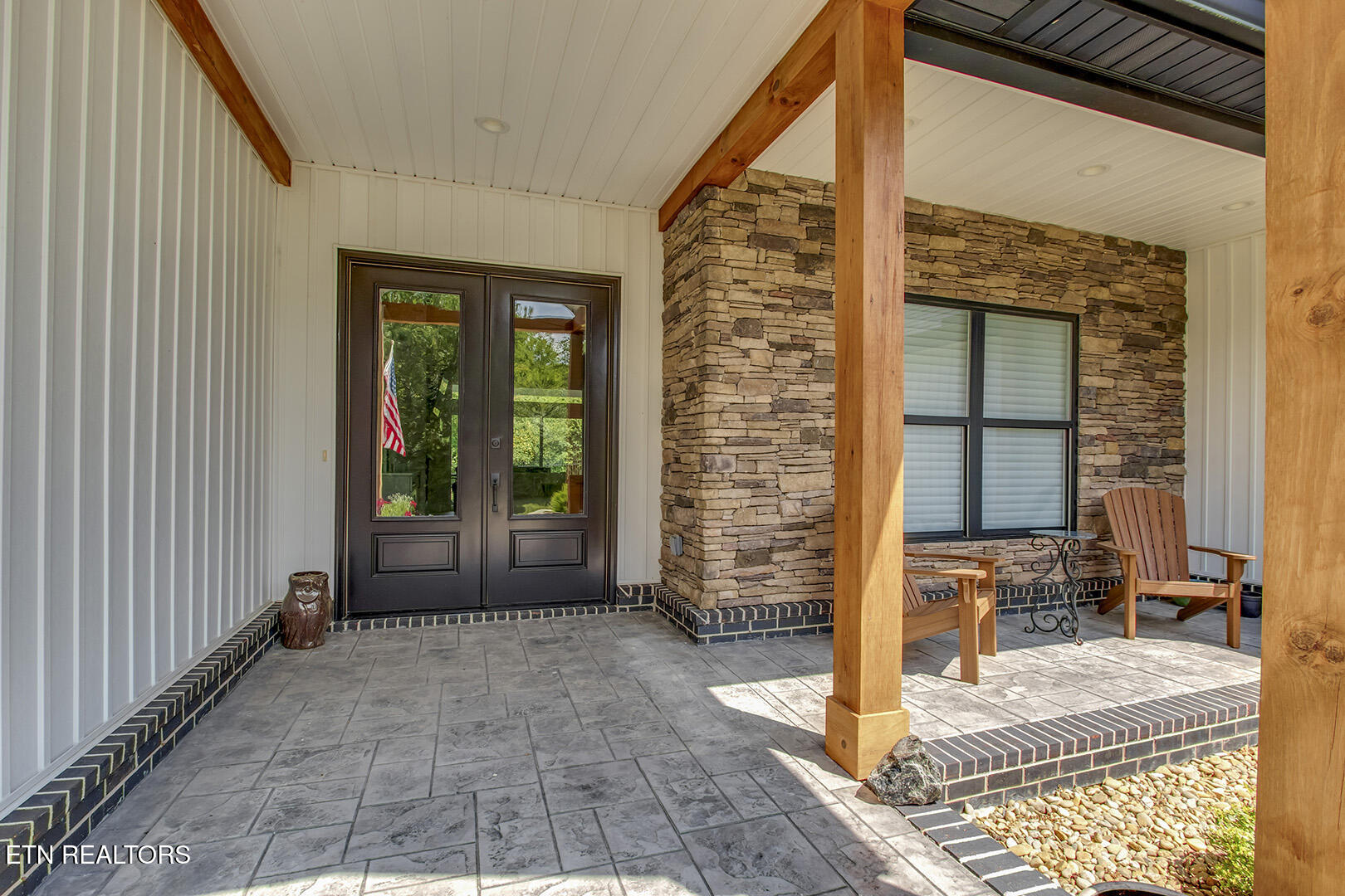 Loudon, Tennessee 37774, United States, 4 Bedrooms Bedrooms, ,4 BathroomsBathrooms,Residential,Active,184438