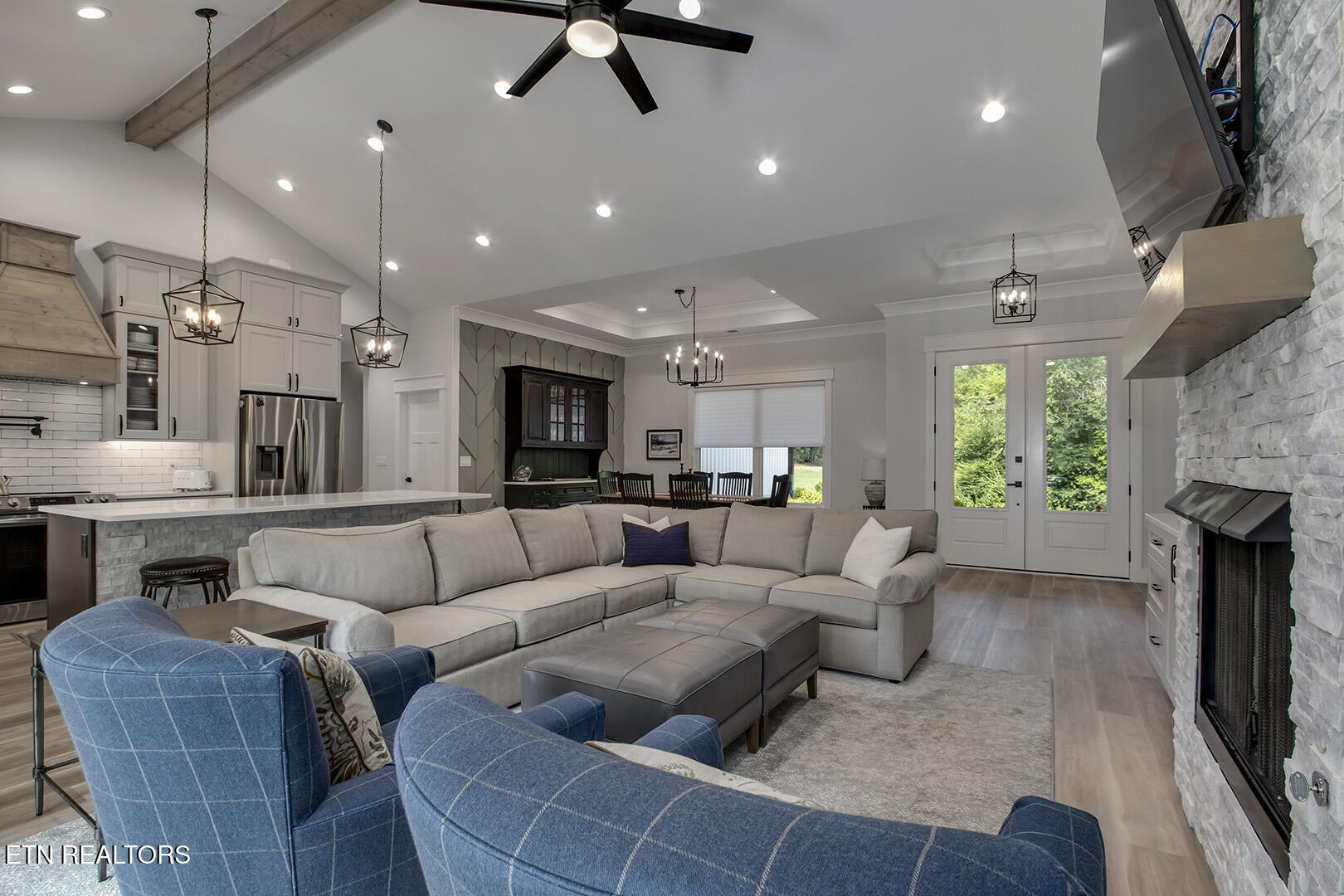 Loudon, Tennessee 37774, United States, 4 Bedrooms Bedrooms, ,4 BathroomsBathrooms,Residential,Active,184438