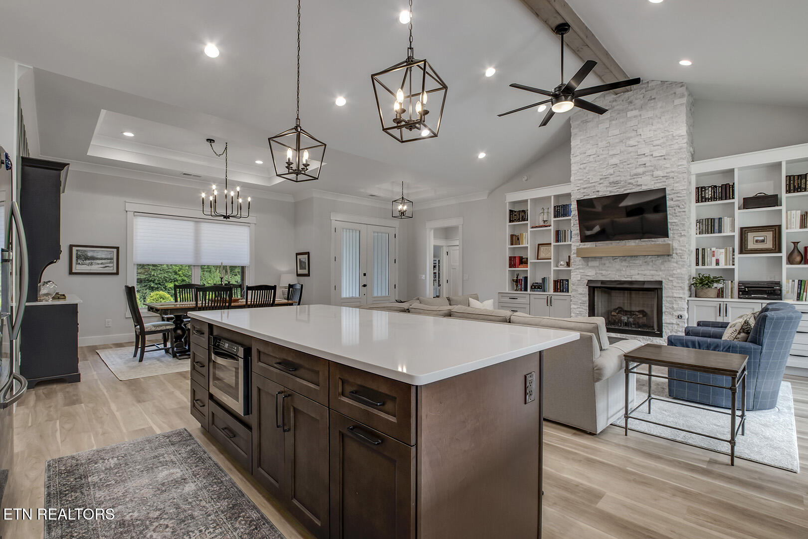 Loudon, Tennessee 37774, United States, 4 Bedrooms Bedrooms, ,4 BathroomsBathrooms,Residential,Active,184438