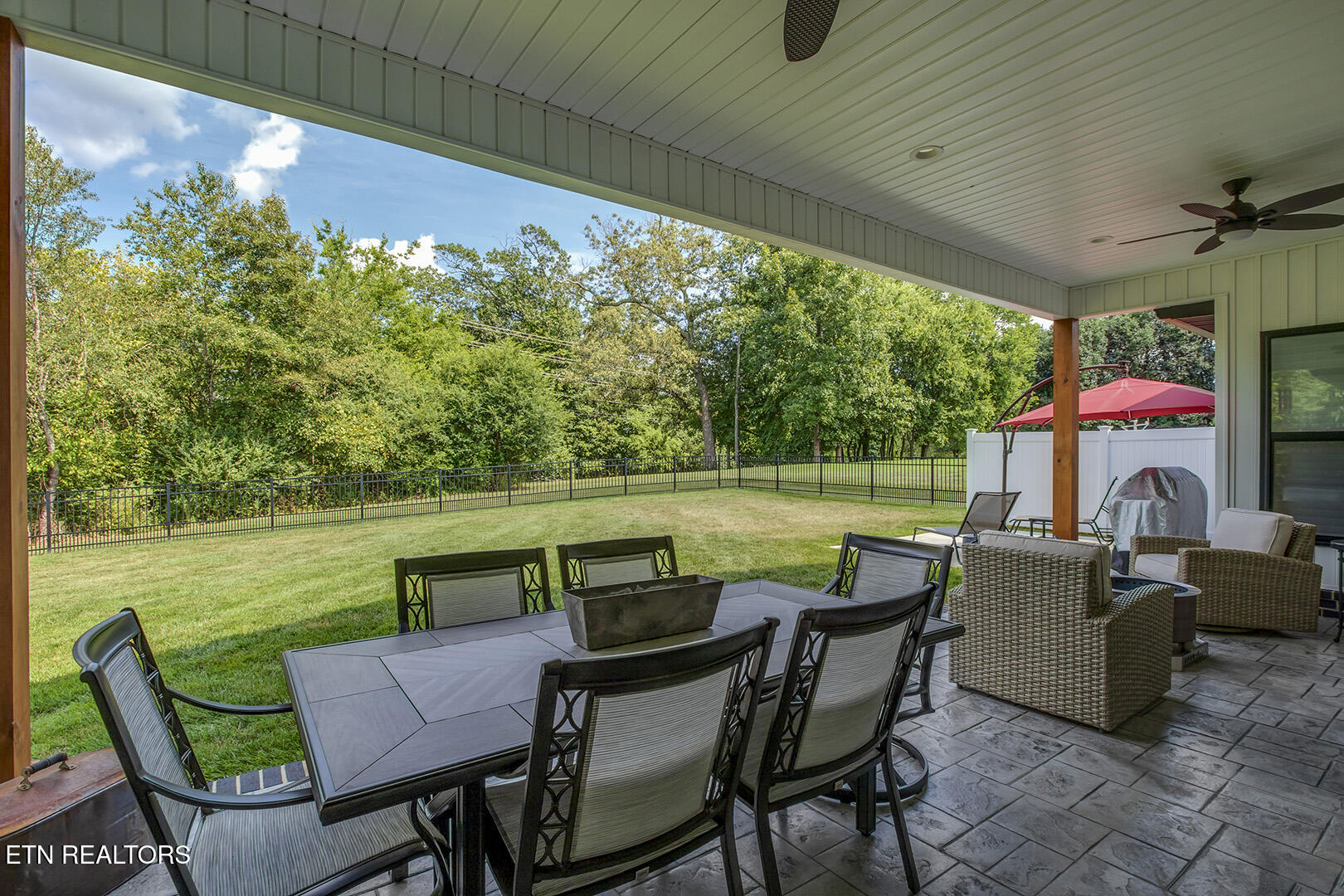 Loudon, Tennessee 37774, United States, 4 Bedrooms Bedrooms, ,4 BathroomsBathrooms,Residential,Active,184438