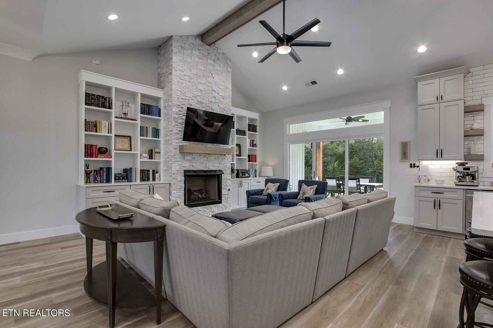 Loudon, Tennessee 37774, United States, 4 Bedrooms Bedrooms, ,4 BathroomsBathrooms,Residential,Active,184438