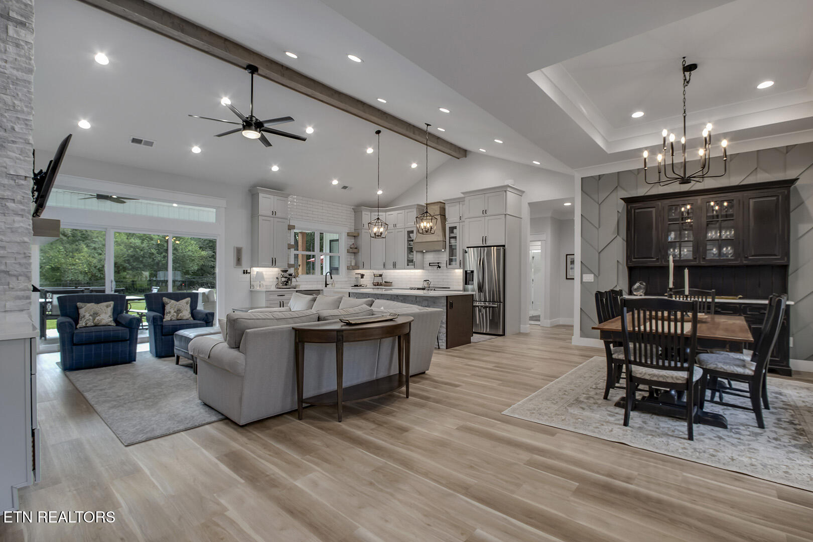 Loudon, Tennessee 37774, United States, 4 Bedrooms Bedrooms, ,4 BathroomsBathrooms,Residential,Active,184438