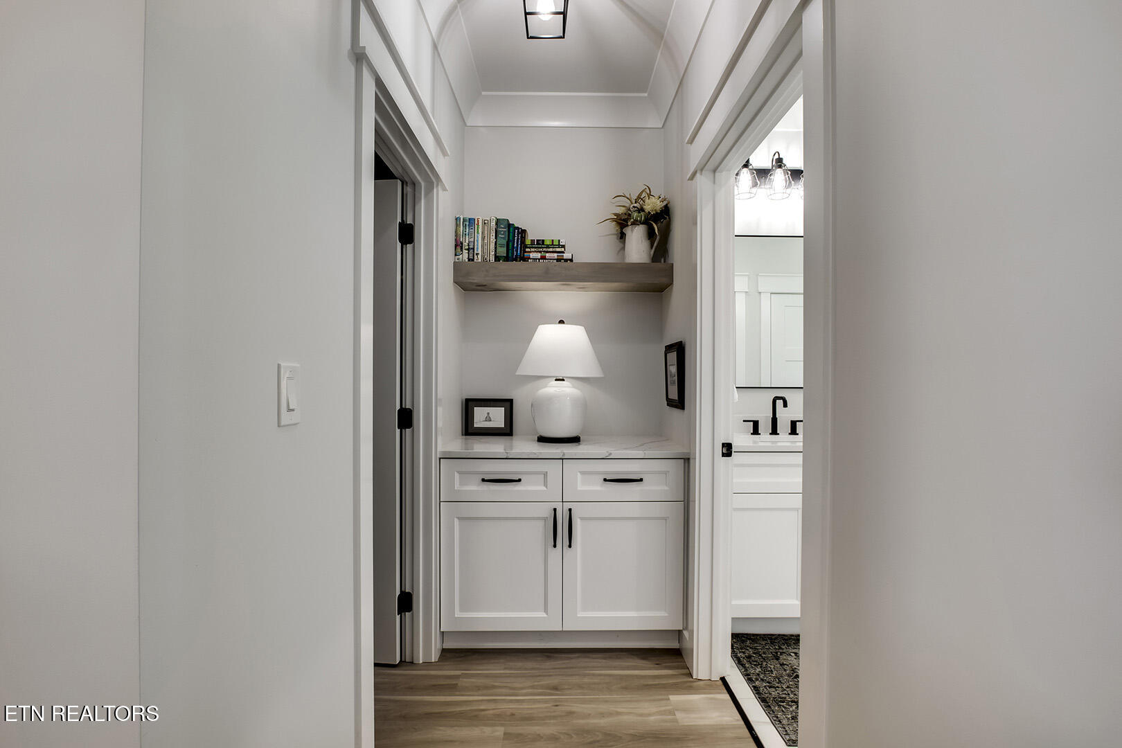 Loudon, Tennessee 37774, United States, 4 Bedrooms Bedrooms, ,4 BathroomsBathrooms,Residential,Active,184438