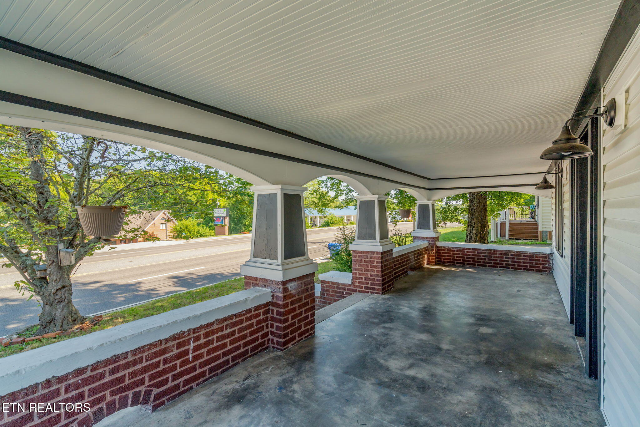 717 N Charles Seivers Blvd