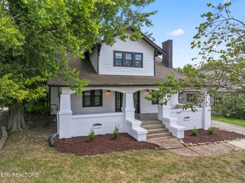 Photo of 717 N Charles Seivers Blvd, Clinton, TN 37716 (MLS # 1309717)